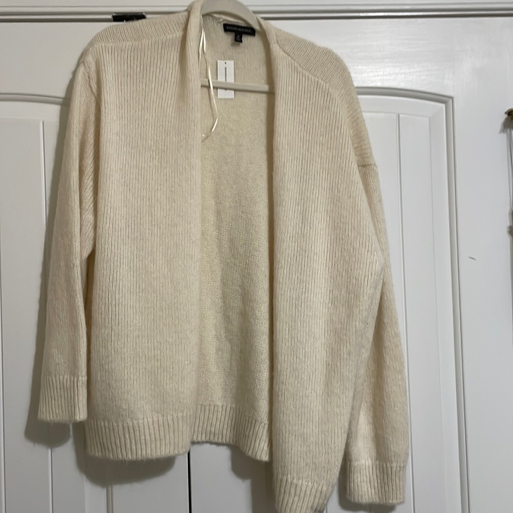 NWT Banana Republic soft cream colored sweater size XL